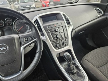 Opel Astra J Sports Tourer 1.4 Turbo ECOTEC 140KM 2012 Opel Astra 1,4 benzyna 140KM zarejestrowany, zdjęcie 10