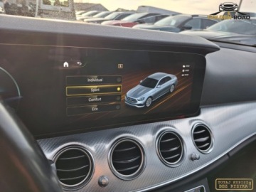 Mercedes Klasa E W213 Limuzyna Facelifting 2.0 E220d 194KM 2021 Mercedes-Benz Klasa E E220 d 194KM panorama navi digital lift alu skora gr, zdjęcie 14