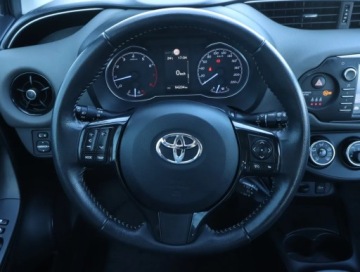 Toyota Yaris III Hatchback 5d Facelifting 2017 1.5 Dual VVT-iE 111KM 2017 Toyota Yaris 1.5 Dual VVT-i, Salon Polska, Klima, zdjęcie 16