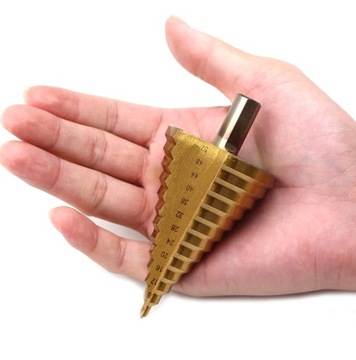 Каменная сцена Dryth Drive Рождественская елка Titan HSS для металла 4-52 мм