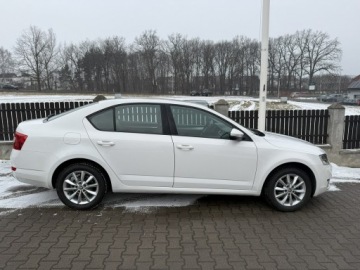 Skoda Octavia II Hatchback Facelifting 1.2 TSI 105KM 2013 Škoda Octavia Skoda Octavia 1,2 Tsi 105ps ładna, zdjęcie 2