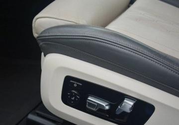 BMW X7 SUV M 4.0 M50i 530KM 2022 BMW X7 m60i xDrive Dealer BMW Bonkowscy 4.4 Benzyna 530KM, zdjęcie 9