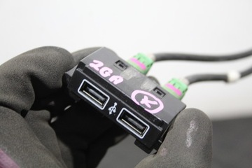 HNÍZDO USB T-ROC 2GA