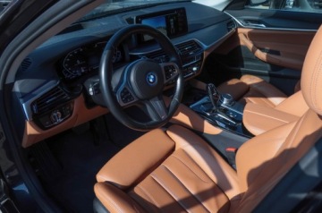 BMW Seria 5 G30-G31 Touring Plug-In 2.0 530e 292KM 2022 BMW 530 292ps Luxury xDrive Laser ACC Skóra HUD Keyles Blis 4xKlima Webasto, zdjęcie 12