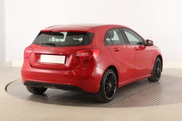 Mercedes Klasa A W176 Hatchback 5d 1.6 180 BlueEFFICIENCY 122KM 2014 Mercedes A A 180, Klima, zdjęcie 4