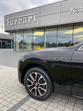 Maserati Levante 3.0 V6 GDI 350KM 2017 Maserati Levante 3.0 benz 349KM 2017r czarny- czerwone wnętrze Stan idealny, zdjęcie 12