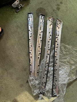 BMW 5 G30 LIŠTA DVEŘE SLOUPU LEVÝ PŘEDNÍ 7390121