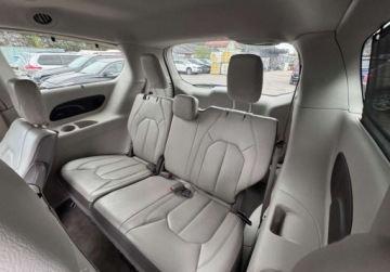 Chrysler Pacifica II 2018 Chrysler Pacifica 2018 Chrysler Pacifica kamery 360 auto w Polsce po akcyz, zdjęcie 19