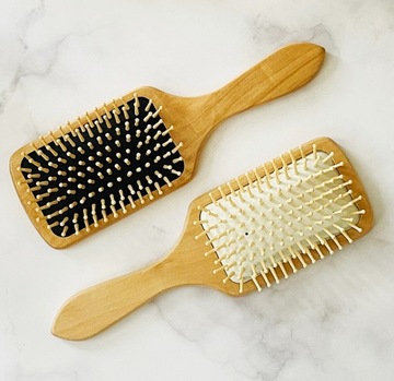 DREWNIANA SZCZOTKA DO WŁOSÓW NATURALNA DUŻA