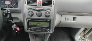 Volkswagen Touran I 1.4 TSI 140KM 2008 Volkswagen Touran 7-osobowy, zdjęcie 9