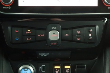 Nissan Leaf II Hatchback Elektryczny e+ 62kWh 218KM 2020 Nissan Leaf 62 kWh, SoH 92%, 1. Właściciel, zdjęcie 9