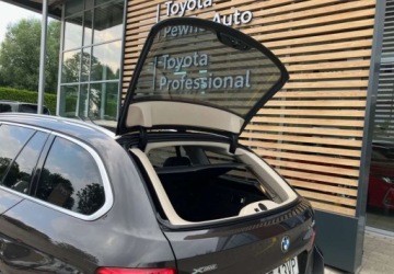 BMW Seria 5 F10-F11 Touring Facelifting 530d 258KM 2016 BMW Seria 5 BMW Seria 5 530d xDrive Luxury Line 3.0 Diesel 258KM, zdjęcie 9