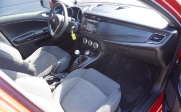Alfa Romeo Giulietta Nuova II Hatchback 5d Facelifting 2016 1.4 TB 16v 120KM 2018 Alfa Romeo Giulietta Bezwypadkowy Serwisowany 1-Wlasciciel Pdc Alufelgi Pi, zdjęcie 8