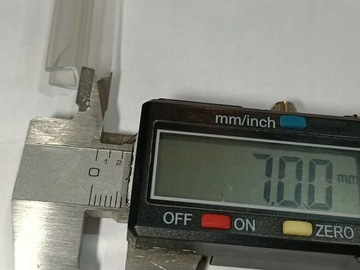 Нижний уплотнитель для душевых дверей, стекло 5-6мм.