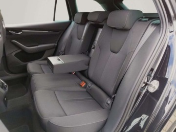 Skoda Octavia IV Kombi 2.0 TDI 150KM 2023 Skoda Octavia 2.0TDI 150KM 4x4 Sportline DSG SerwisAso Matrix Kessy Virtua, zdjęcie 9
