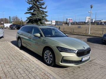 Skoda Superb III Kombi Facelifting 1.5 TSI 150KM 2024 Skoda Superb Skoda superb IV Combi 1.5 Hybryda Plug-in 204KM, zdjęcie 2
