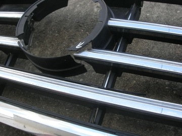 РЕШЕТКА VW TOUAREG III 760853653E 651L W-WA