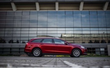 Ford Mondeo V Kombi 1.0 EcoBoost 125KM 2017 Ford Mondeo V Salon RP 2017 rok Benzyna 125KM, zdjęcie 6