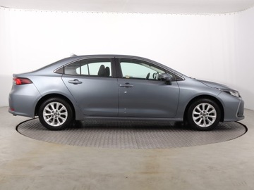Toyota Corolla XII Sedan 1.5 VVT-i 125KM 2022 Toyota Corolla 1.5 VVT-i, Salon Polska, zdjęcie 5