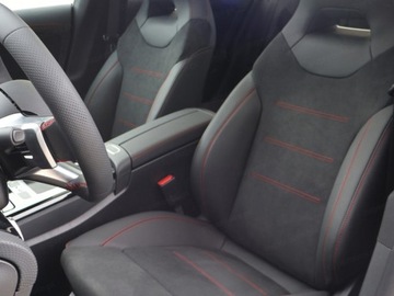 Mercedes CLA C118/X118 Coupe Facelifting 1.3 200 163KM 2025 MERCEDES-BENZ CLA 200 AMG Line Sedan 1.3 (163KM) 2025, zdjęcie 3