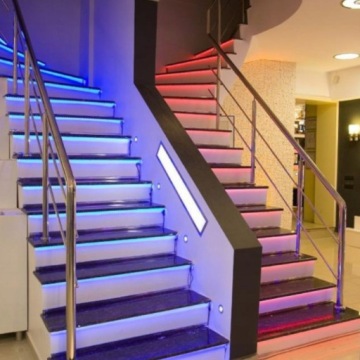 ЛЕНТА СВЕТОДИОДНАЯ 5м 3528 RGB IP65 ЦВЕТ ДИСТАНЦИОННЫЙ