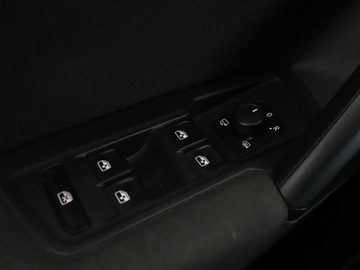 Volkswagen Tiguan II SUV 2.0 TDI 150KM 2018 Volkswagen Tiguan niski przebieg automat, zdjęcie 37
