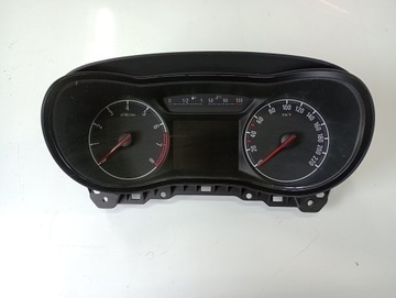 OPEL CORSA E 1,2 licznik zegary EUROPA manual 31 433km