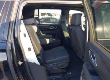 Chevrolet Suburban GMT900 2024 Chevrolet Suburban 2024, 5.3L, 4x4, Z71, od ubezpieczalni 5.3 Benzyna 355KM, zdjęcie 12