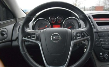 Opel Insignia I Sedan 1.6 Twinport ECOTEC 115KM 2010 Opel Insignia 1.6 BGas Klima 2 KPL Opon Stan bardzo dobry 1.6 115KM, zdjęcie 17
