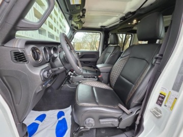 Jeep Wrangler IV Sahara Plug-In Seria 6 2.0 4xe 381KM 2023 JEEP WRANGLER Sahara High Altitude, 2.0l 4xe Plug-in-Hybrid 381KM 17,652km, zdjęcie 4