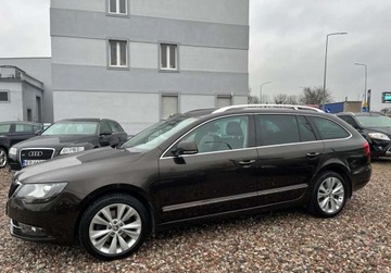 Skoda Superb II Outdoor 2.0 TDI CR DPF  140KM 2014 Skoda Superb nawigacja, skory, drugi komplet kol 2.0 Diesel 140KM, zdjęcie 7