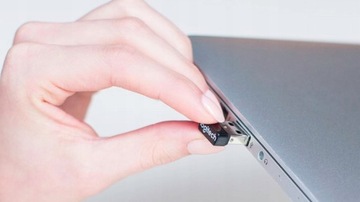 Беспроводная USB-мышь Logitech M171 с разрешением 1000 точек на дюйм