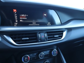 Alfa Romeo Stelvio SUV 2.0 Turbo 280KM 2018 Alfa Romeo Stelvio 2.0 Turbo Q4, Salon Polska, zdjęcie 11