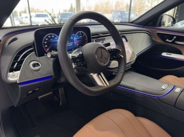 Mercedes Klasa E W214 Sedan 2.0 220d 197KM 2025 Mercedes-Benz Klasa E AMG Line 4 Matic Pakiet Night Pakiet oswietlenia, zdjęcie 6