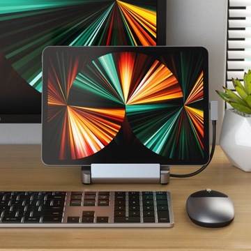 Satechi Aluminium Stand Hub — алюминиевая подставка с концентратором для iPad Pro (USB-C,