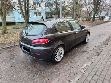 Alfa Romeo 147 Hatchback 1.6 i 16V T.Spark 120KM 2006 Alfa Romeo 147 Alfa Romeo 147 1,6 benzyna Zamiana 1.6 Benzyna 120KM, zdjęcie 16