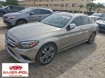 Mercedes Klasa C W205 2019 Mercedes-Benz Klasa C 2019 MERCEDES-BENZ C 300 4MATIC 2.0 Benzyna 255KM