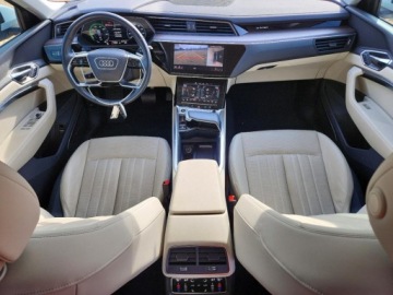 Audi Q8 2024 Audi Q8 2024 AUDI Q8 E-TRON PREMIUM PLUS Elektryczny 402KM, zdjęcie 7