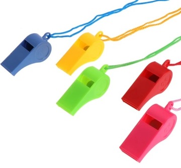 Plastikowy gwizdek sportowy ze sznurkiem 5 szt.