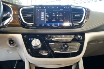 Chrysler Pacifica II 3.6 V6 291KM 2022 Chrysler Pacifica Limited 3.6L V6 291KM Panorama Radar Odkurzacz Cam360 Ma, zdjęcie 21