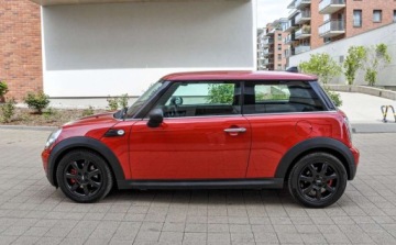 Mini One II Hatchback Facelifting 1.6 75KM 2010 MINI ONE 1.6 2010 r. Bezwypadkowy 1.6 Benzyna 75KM, zdjęcie 1