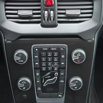 Volvo V40 II Cross Country 2.0 D2 DRIVE-E 120KM 2016 Volvo V40 II 2.0 D2 Drive-E Summum, zdjęcie 32