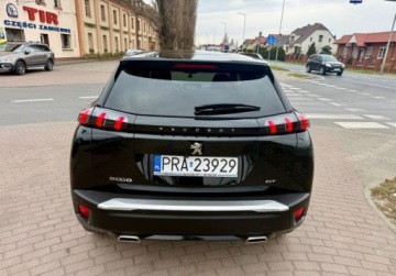 Peugeot 2008 II SUV 1.2 PureTech 130KM 2023 Peugeot 2008 1.2T130PS AUTOMAT GT Full led 1.2 Benzyna 130KM, zdjęcie 4