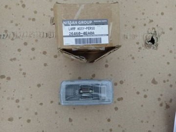 Nissan Qashqai J11 LAMPKA SUFITU KABINY PRAWA ORYG.