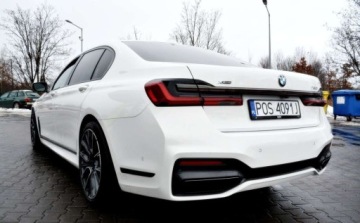 BMW Seria 7 G11-G12 Sedan Facelifting 4.4 750i 530KM 2020 BMW Seria 7 M-Pakiet X-Drive Maly przebieg, Bogata wersja wyposazenia,, zdjęcie 22