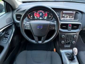 Volvo V40 II Hatchback 1.6 T2 120KM 2013 Volvo V40 1.6 benzyna Xenony Podgrzewane fotele, zdjęcie 16
