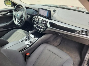 BMW Seria 5 G30-G31 Touring 520d 190KM 2019 BMW 520 2.0d, 190KM, Kamery, zdjęcie 19
