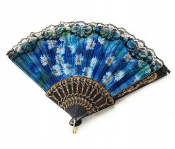 ВЕЕР С КРУЖЕВОМ, СЛОЖЕННЫЙ ДЛЯ ЖАРКОГО ЛЕТА, ДЕКОРАТИВНЫЕ ИСПАНСКИЕ УЗОРЫ, ЦВЕТЫ