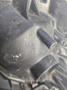 SVĚTLO TOYOTA IQ 2009-2015 EVROPA PRAVÝ PŘEDNÍ PRAVÁ ORIGINÁLNÍ