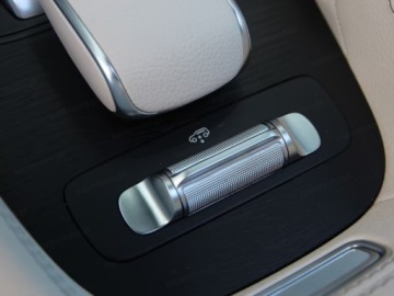 Mercedes GLE V167 SUV Facelifting 2.0 300d 269KM 2025 MERCEDES-BENZ GLE 300 d 4-Matic AMG Line 2.0 (269KM) 2025, zdjęcie 9